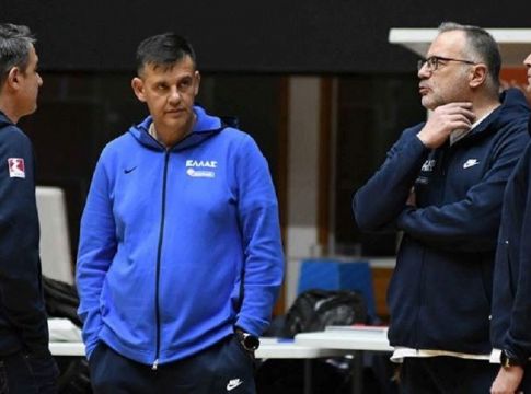 Ελευθεριάδης : «Οι καινούργιοι παίκτες δεν αποτελούν δικαιολογία για την ήττα»