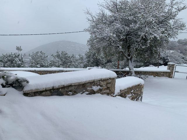 Αρχισε η επέλαση της «Μήδειας» : Οι μεγαλύτερες χιονοπτώσεις στην Αθήνα