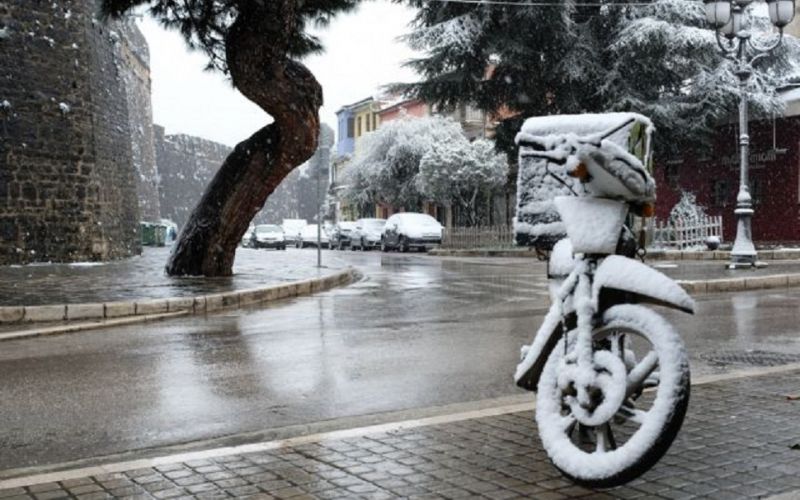 Ντελιβεράδες : Σεβασμός σε όσους κάνουν το μεροκάματο του δρόμου (και του τρόμου)