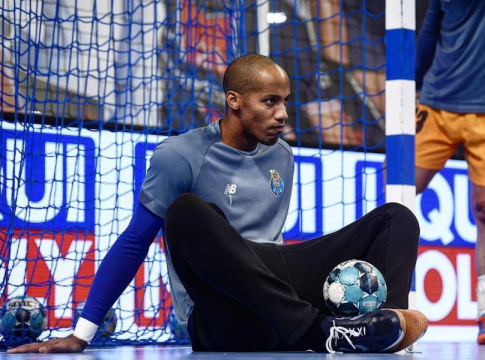 Θρήνος στην Πορτογαλία : Πέθανε ο τερματοφύλακας της Πόρτο, Αλφρέντο Κιντάνα (pic)