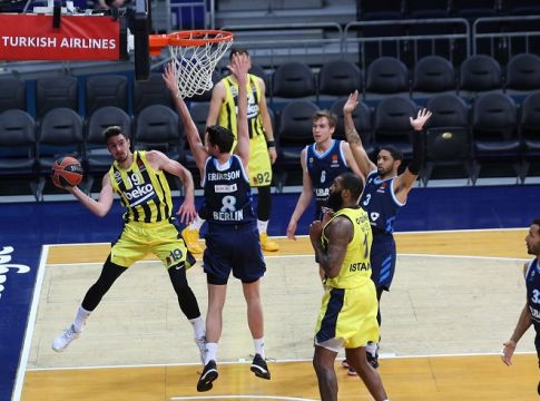 Φενέρμπαχτσε – Άλμπα Βερολίνου 89-84