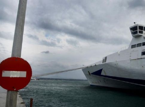Δεμένα τα πλοία σε Πειραιά, Ραφήνα και Λαύριο λόγω θυελλωδών ανέμων
