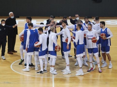 Προπόνηση στη Λετονία για την Εθνική (vid)