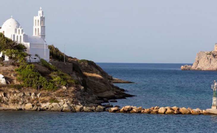 Απίθανο : Ποιο ελληνικό νησί έχει μια εκκλησία για κάθε ημέρα του έτους;