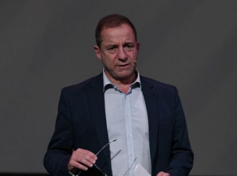 Στη Δικαιοσύνη για τις υποθέσεις βιασμού ο Λιγνάδης – «Δέχεται αήθη επίθεση», λέει ο δικηγόρος του (vid)