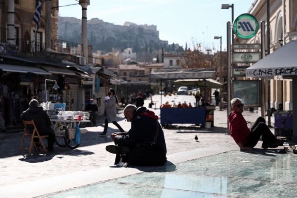 Νέα μέτρα σε Αττική, Θεσσαλονίκη και Χαλκιδική : Απαγόρευση κυκλοφορίας μετά τις 18:00, μόνο click away