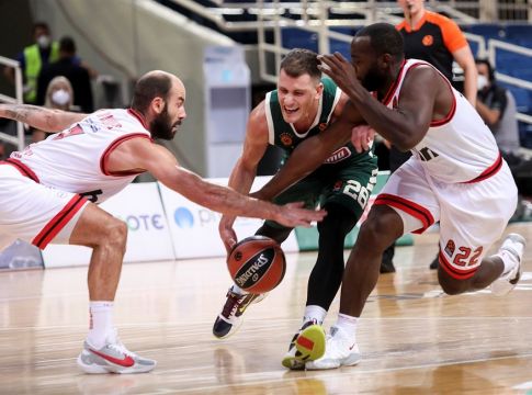 Ολυμπιακός vs Παναθηναϊκός : Πόσο άλλαξες, πόσο άλλαξα…