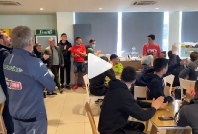 Παναθηναϊκός : Έκοψαν τούρτα και τραγούδησαν τον ύμνο στο Κορωπί (vid)