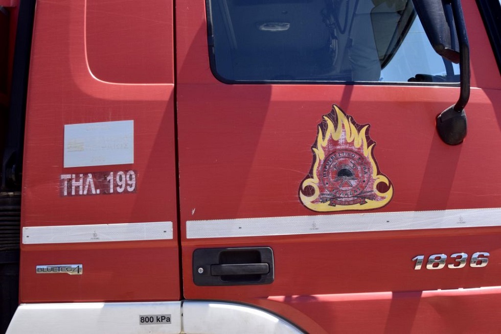 Θεσσαλονίκη : Πυρκαγιά σε αποθήκη ανταλλακτικών αυτοκινήτων