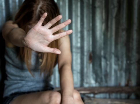 Φρίκη στη Βρετανία : Βίασε την αδερφή του – Το χαρακτήρισε «συναρπαστικό»