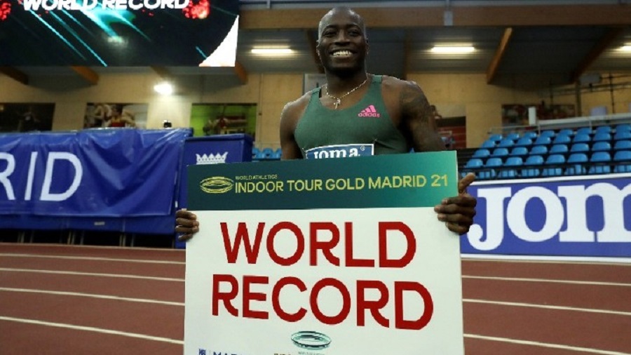 Παγκόσμιο ρεκόρ ο Χόλογουέϊ στα 60 μέτρα εμπόδια