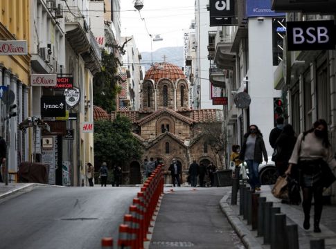 Στο μικροσκόπιο η Αττική – Ίσως και την Τετάρτη τα νέα μέτρα