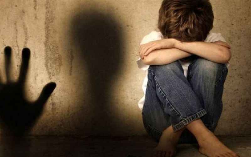 Φρικιαστικό περιστατικό : Τρία αδέλφια στρατιωτικοί βίαζαν και κακοποιούσαν επί τρία χρόνια τον 5χρονο γιο του ενός