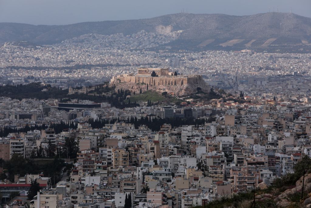 Κορωνοϊός : Η πανδημία σαρώνει τη χώρα – Πού εντοπίζονται τα 2.702 νέα κρούσματα