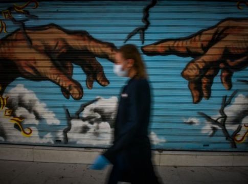 Στις 15 μονάδες το προβάδισμα της ΝΔ – Τι λένε οι πολίτες για εμβόλιο, lockdown και… Λιγνάδη