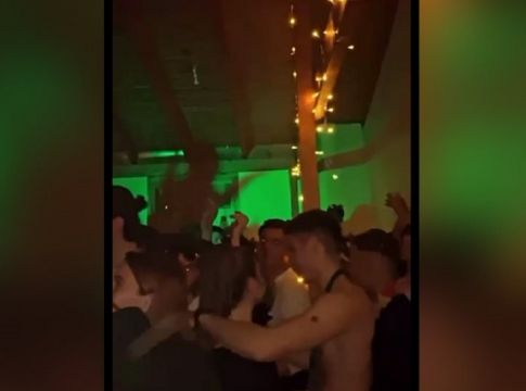Πάτρα : Κορωνοπάρτι σε σπίτι – Συνωστισμός, αλκοόλ και αδιαφορία για τα μέτρα (vid)