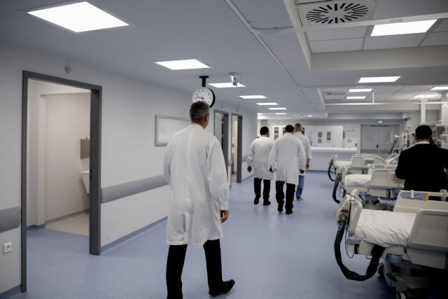 Δραματικές ώρες στις ΜΕΘ των νοσοκομείων της Αττικής : «Να αξιοποιηθούν οι εφεδρείες»