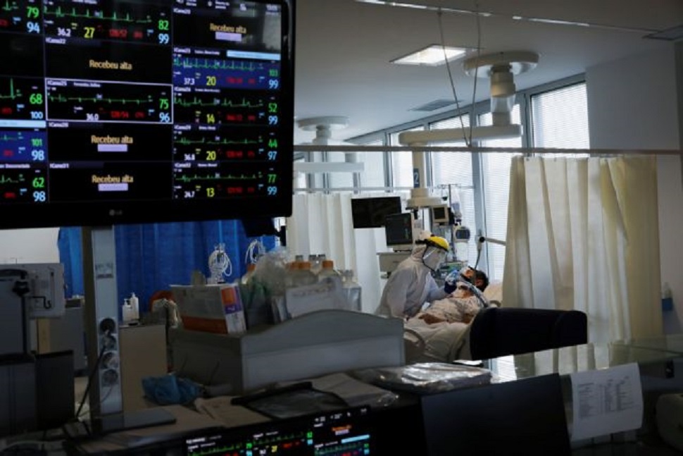 Κορωνοϊός : «Γονατίζουν» τα νοσοκομεία – Στα όριά τους οι υγειονομικοί