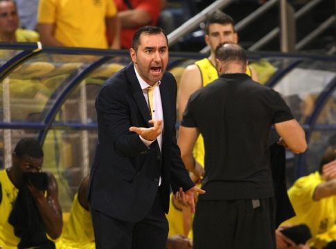 Καμπερίδης : «Κάνουμε προσπάθεια για να μείνουμε ζωντανοί»