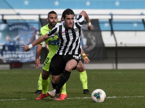 ΟΦΙ : «Μην μας διώχνετε από το ποδόσφαιρο»