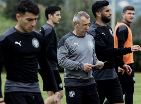 ΟΦΗ : Live streaming η παρουσίαση του Νίκου Νιόπλια