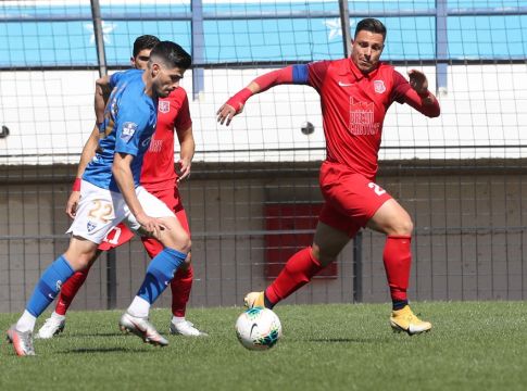 Πάρτι στο κουφάρι της Σούπερ Λιγκ 2 : Ξανά ο κουμπάρος του Θωμά σε ματς του Ιωνικού (vids)