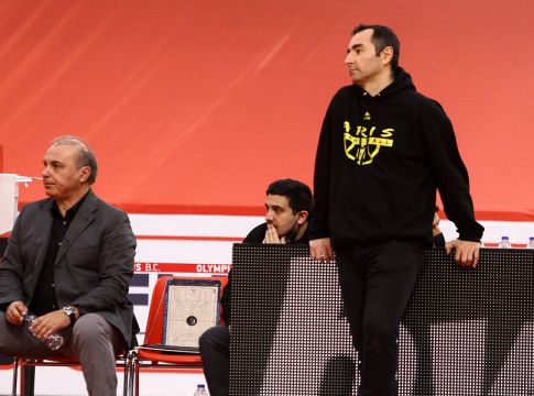 Καμπερίδης : «Καλή εμπειρία για τα νέα παιδιά το σημερινό φιλικό»