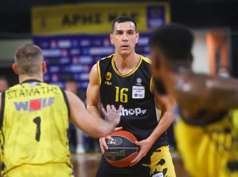 Φουλ του… ντέρμπι στην Basket League