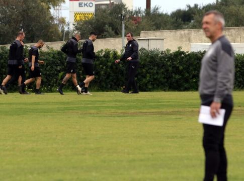 ΟΦΗ : Ακολούθησαν θεραπεία οι Νέιρα και Ντε Γκουζμάν