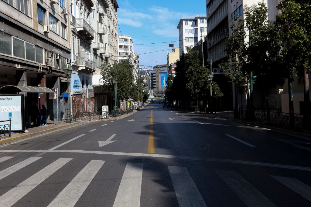 Καθαρά Δευτέρα : Άδειοι οι κεντρικοί δρόμοι της Αθήνας – Πού πέταξαν οι πολίτες χαρταετό (pics)