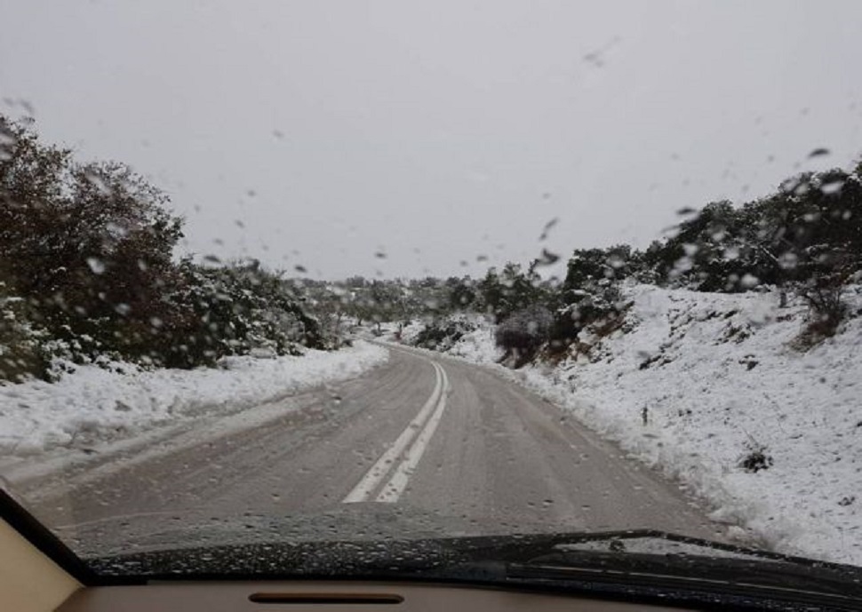 Καιρός : Χιονίζει στην Αττική, έκλεισε η Λ. Πάρνηθος – Δείτε την εξέλιξη του καιρού τις επόμενες ώρες