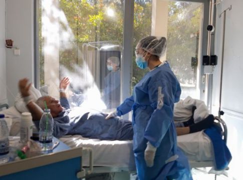 Μάχη για να αντέξει το Σύστημα Υγείας – Εξετάζεται η περαιτέρω εμπλοκή του ιδιωτικού τομέα