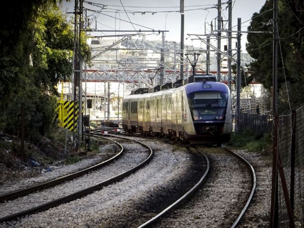 Συρμός του προαστιακού παρέσυρε ηλικιωμένη στα Σεπόλια