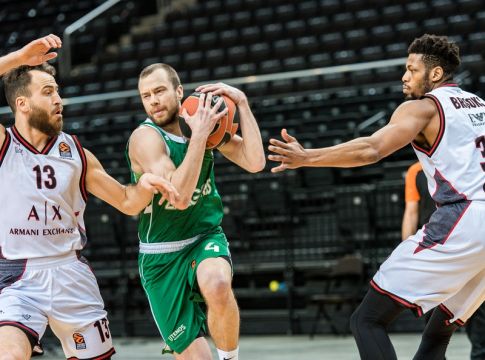 Κυνηγά την τετράδα η Αρμάνι, 69-64 τη Ζαλγκίρις Κάουνας