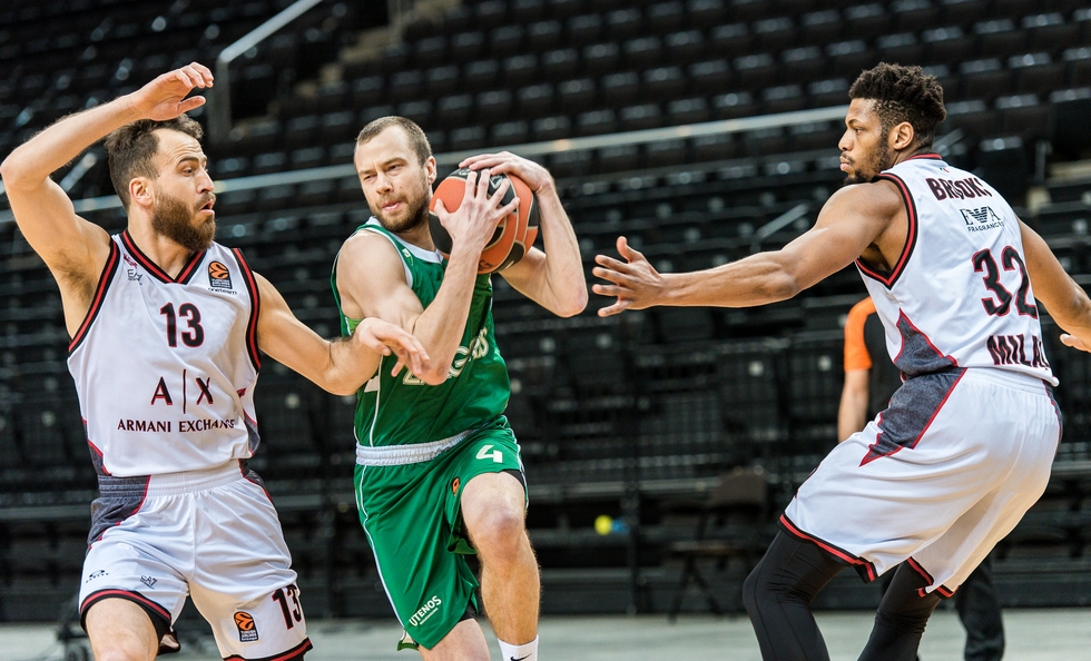 Κυνηγά την τετράδα η Αρμάνι, 69-64 τη Ζαλγκίρις Κάουνας