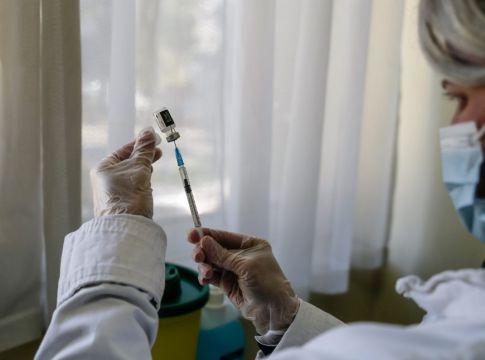 Θάνατος 65χρονης στο Ίλιον μετά το εμβόλιο : Πνευμονικό οίδημα η αιτία