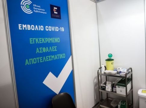 Στα βήματα του Ισραήλ η Ελλάδα – Πότε θα δούμε μείωση θανάτων χάρη στους εμβολιασμούς
