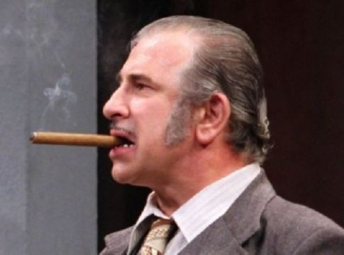 Ντου στο σπίτι του Φιλιππίδη – Το σύνθημα στο γκαράζ και τα τρικάκια