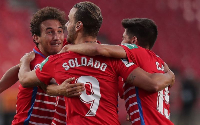 Ιστορική πρόκριση για τη Γρανάδα (2-1) – Άνετα το 2/2 η Ρόμα (1-2)