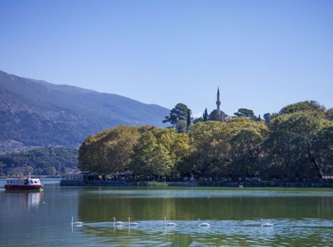 Επιτροπή Λοιμωξιολόγων : Εισήγηση για αυστηρό lockdown σε 4 Περιφέρειες και 5 Δήμους