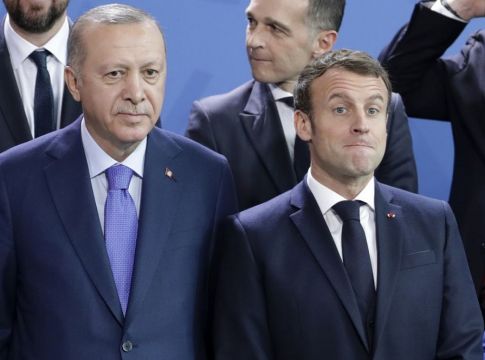 Έγιναν… φίλοι Μακρόν κι Ερντογάν; – Το παρασκήνιο μιας προσέγγισης