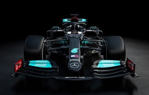 Παρουσιάστηκε η νέα Mercedes W12 (vid)