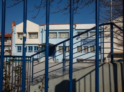 Σχολεία : Γιατί δεν θα ανοίξουν πρώτα τα δημοτικά – Τι άλλαξε;