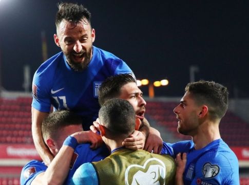 Ισπανικά ΜΜΕ για Σιώπη : «Έλληνας στρατιώτης, δεν άφησε τον Πέδρι να πάρει ανάσα»