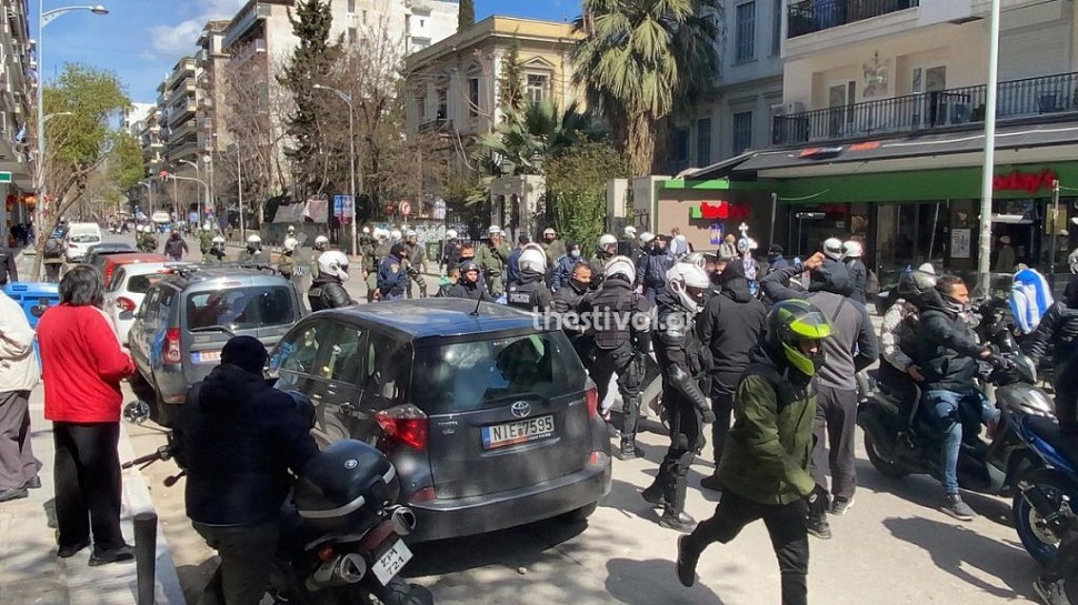 Θεσσαλονίκη : Eπεισόδια έξω από κατάληψη – Επέμβαση της ΕΛ.ΑΣ