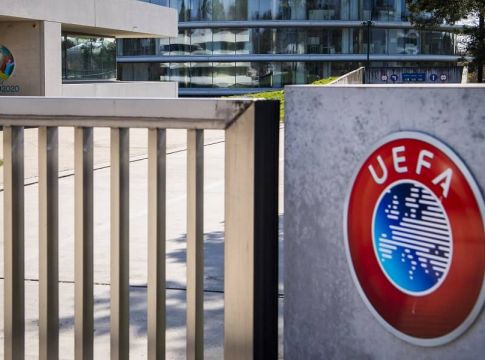 Σκέφτεται να αυξήσει το 30% πληρότητας κόσμου στα γήπεδα η UEFA