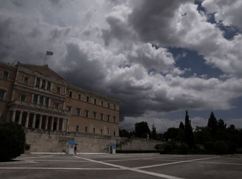 Κορωνοϊός : Σε «κλοιό» τρεις περιφέρειες της χώρας – Η κατανομή των κρουσμάτων