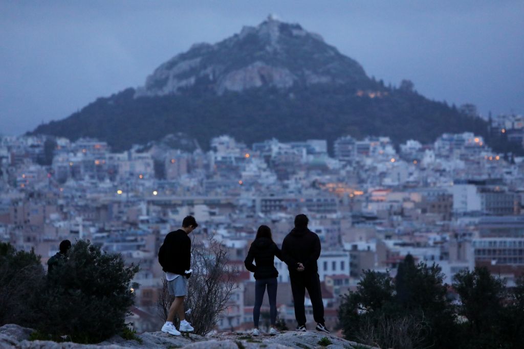 Απίστευτο χάος με τους κωδικούς μετακίνησης – Δεν ξέρει ο κόσμος πώς θα μετακινείται και πού