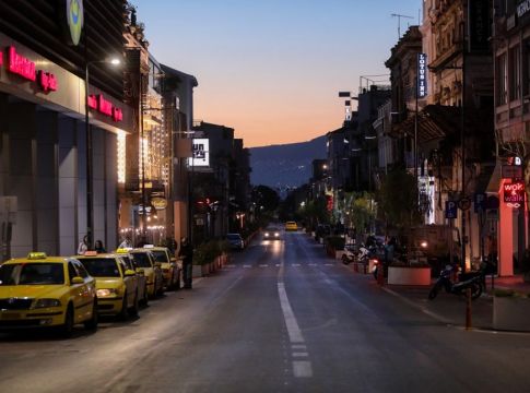 Πρόταση «βόμβα» : Σκληρό lockdown για 15 μέρες σε όλη τη χώρα