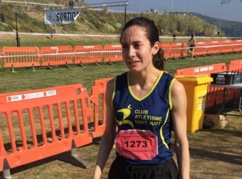 Η ξυπόλητη δρομέας από το Μαρόκο που ονειρεύεται τους Ολυμπιακούς Αγώνες (vid)